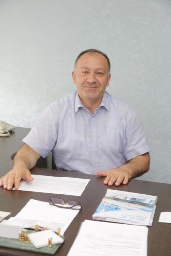 директор